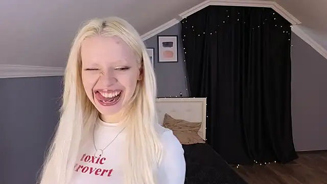 Snapshot of Naomi_Demio chatting on February 21, 9:11 am Naomi Demio online show from February 21, 9:11 am