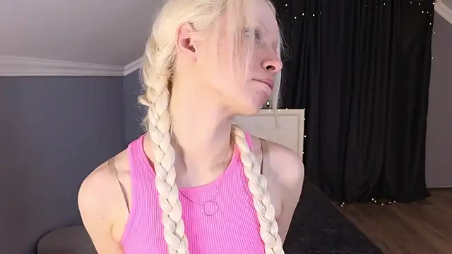 Snapshot of Naomi_Demio chatting on February 25, 9:20 am Naomi Demio online show from February 25, 9:20 am