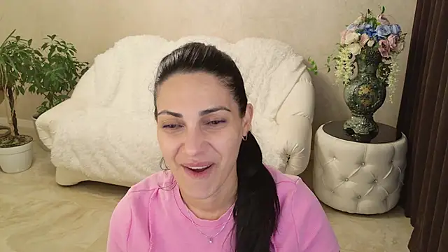 LovelyBeatrice online show from April 29, 12:20 pm