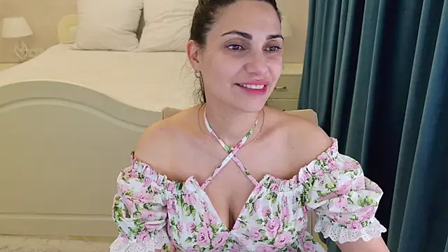 Snapshot of LovelyBeatrice chatting on July 18, 12:25 pm LovelyBeatrice online show from July 18, 12:25 pm