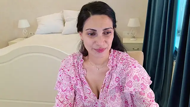 Snapshot of LovelyBeatrice chatting on June 15, 4:39 pm LovelyBeatrice online show from June 15, 4:39 pm