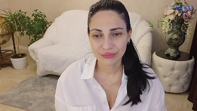 LovelyBeatrice online show from March 23, 10:15 am