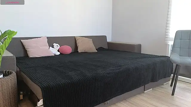 MillaKowal online show from March 20, 8:48 am