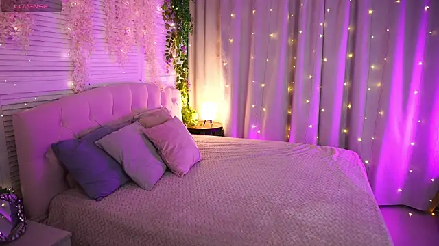 AmeliaWeells online show from May 7, 3:44 am