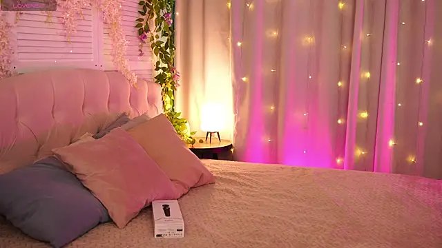 AmeliaWeells online show from May 16, 3:49 am