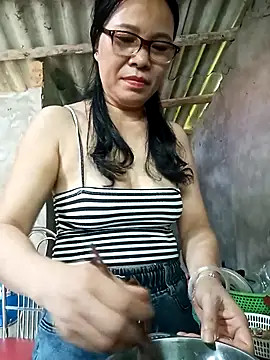 Snapshot of Nuna_689 chatting on July 11, 3:51 am Nuna 689 online show from July 11, 3:51 am