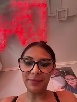 HiddendesireXO01 online show from June 3, 9:43 am
