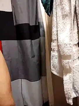 BusyB1983 online show from March 23, 8:58 am