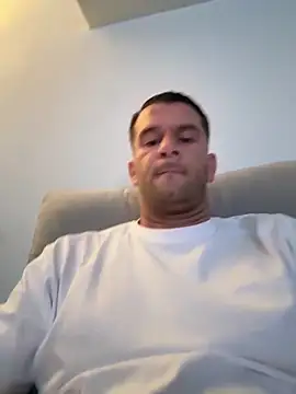 Snapshot of tony3729 chatting on May 14, 12:07 am tony3729 online show from May 14, 12:07 am