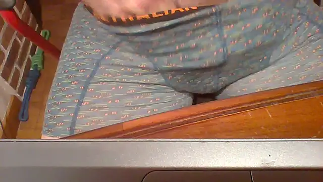 Snapshot of ludowrss chatting on May 26, 9:57 pm ludowrss online show from May 26, 9:57 pm