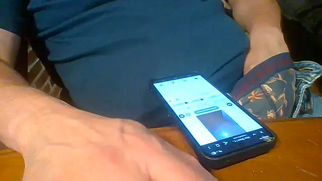 Snapshot of ludowrss chatting on June 21, 3:34 am ludowrss online show from June 21, 3:34 am