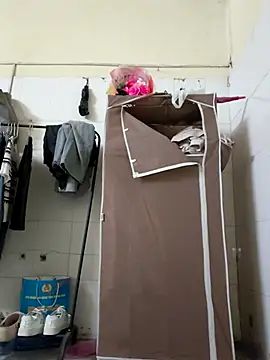 Pinks cool online show from March 25, 3:44 pm