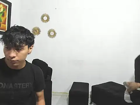 Snapshot of estremehotsex chatting on February 13, 11:21 am estremehotsex online show from February 13, 11:21 am