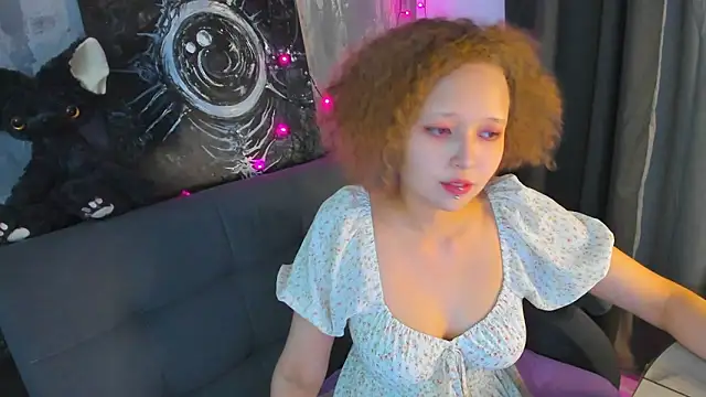 Snapshot of Senya_Sol chatting on June 4, 10:14 pm Senya Sol online show from June 4, 10:14 pm
