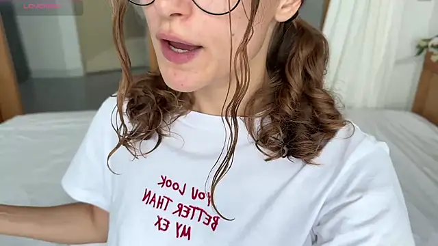 cutiemari online show from April 20, 4:37 am