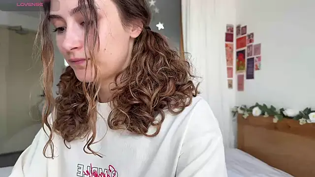 cutiemari online show from May 15, 5:05 am