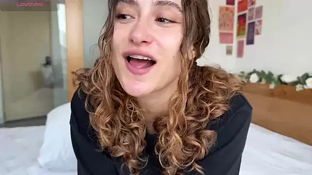 cutiemari online show from May 3, 5:01 am