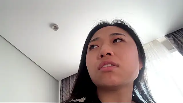 SweetMiaXO online show from March 23, 10:09 pm