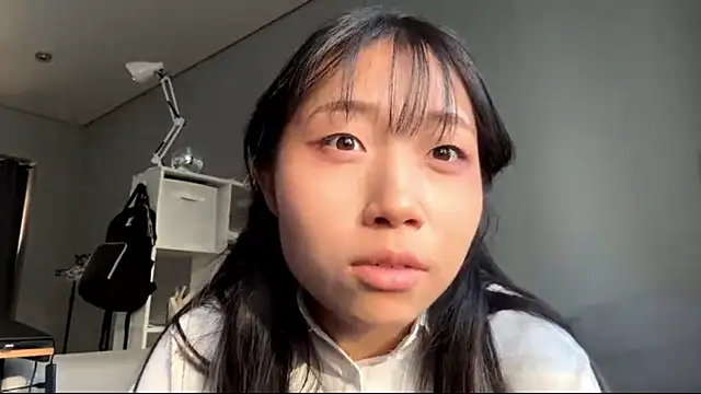 SweetMiaXO online show from May 7, 7:56 am