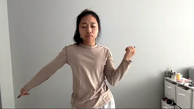 SweetMiaXO online show from March 17, 1:52 am