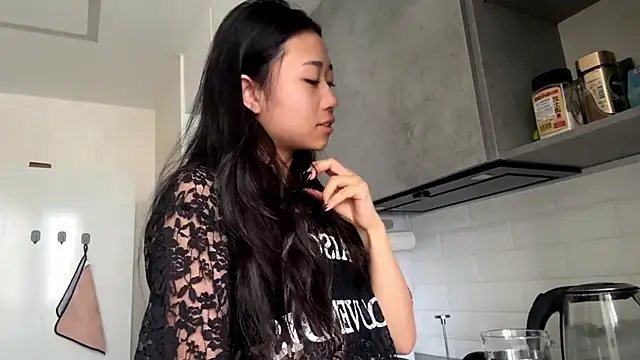 SweetMiaXO online show from March 25, 10:19 pm