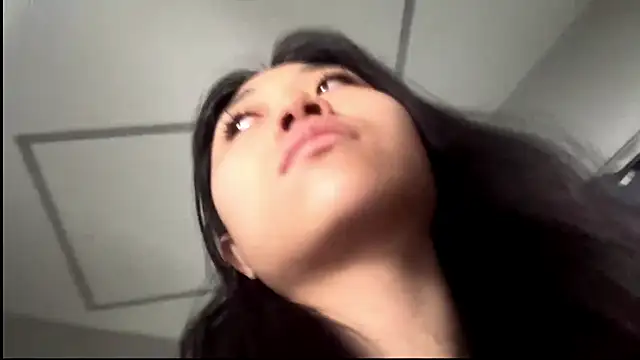 SweetMiaXO online show from April 8, 10:11 pm