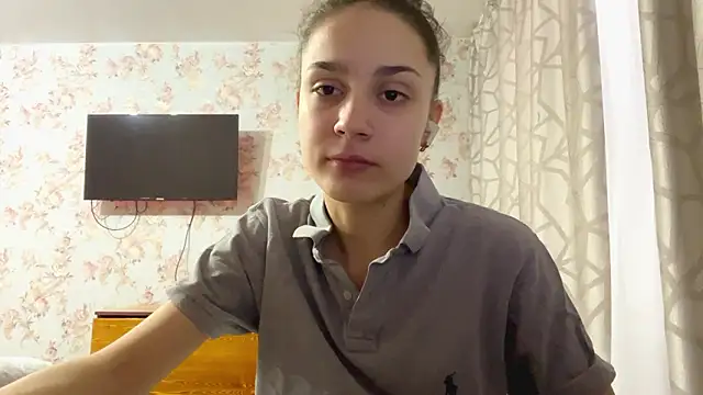 Snapshot of PagedLard chatting on February 18, 6:11 am PagedLard online show from February 18, 6:11 am