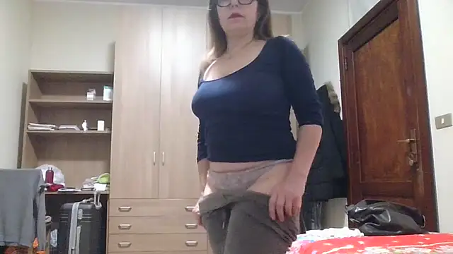 Snapshot of Miasexmilf chatting on February 9, 5:49 am Miasexmilf online show from February 9, 5:49 am