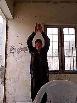 Cute-karisma1234 online show from March 6, 1:44 am