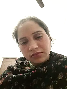 Cute-karisma1234 online show from February 3, 4:56 pm