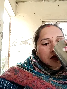 Cute-karisma1234 online show from February 24, 3:07 am