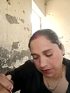 Cute-karisma1234 online show from February 20, 3:03 am