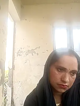 Cute-karisma1234 online show from February 25, 9:31 am