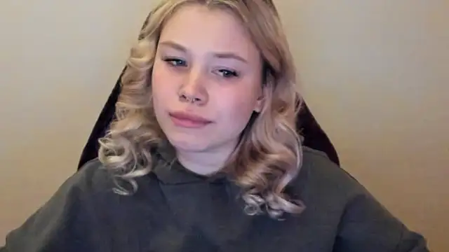 Lulu Di online show from February 4, 11:44 pm