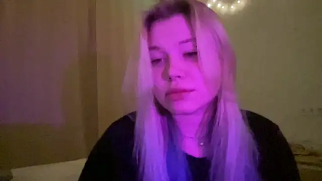 Lulu Di online show from March 7, 7:08 pm