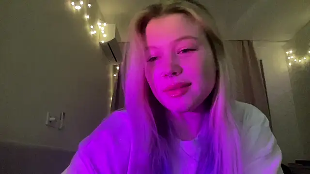 Lulu Di online show from March 18, 10:10 pm