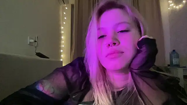 Lulu Di online show from April 2, 8:04 pm