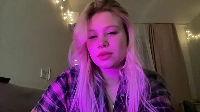 Lulu Di online show from March 29, 7:04 pm