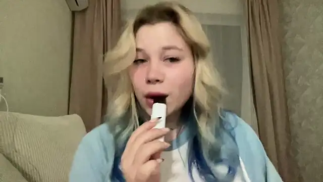 Lulu Di online show from March 4, 9:44 pm