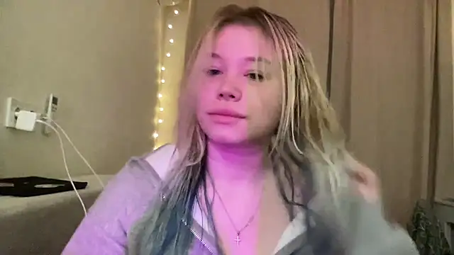 Lulu Di online show from March 12, 5:28 pm