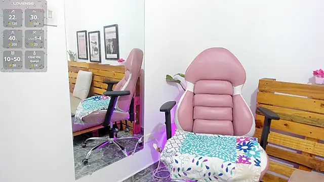 Naughty Vanessa  online show from March 6, 1:17 pm