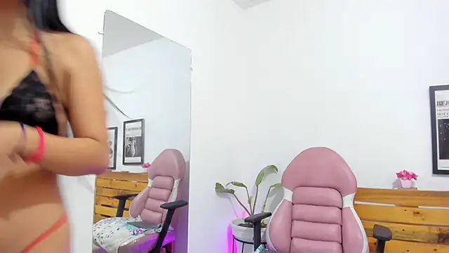 Naughty Vanessa  online show from March 5, 1:19 pm