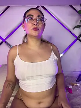 Snapshot of LunaRiivas chatting on February 16, 12:48 pm LunaRiivas online show from February 16, 12:48 pm