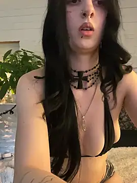 bellaxlauren online show from July 17, 7:55 pm