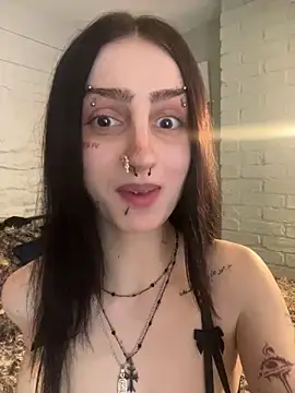 bellaxlauren online show from March 24, 3:45 pm