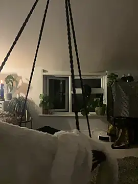 Snapshot of bellaxlauren chatting on May 15, 10:08 pm bellaxlauren online show from May 15, 10:08 pm