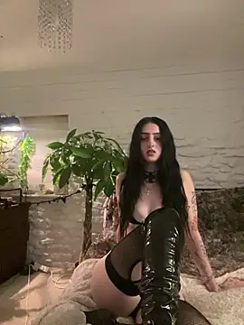 bellaxlauren online show from July 25, 9:21 pm