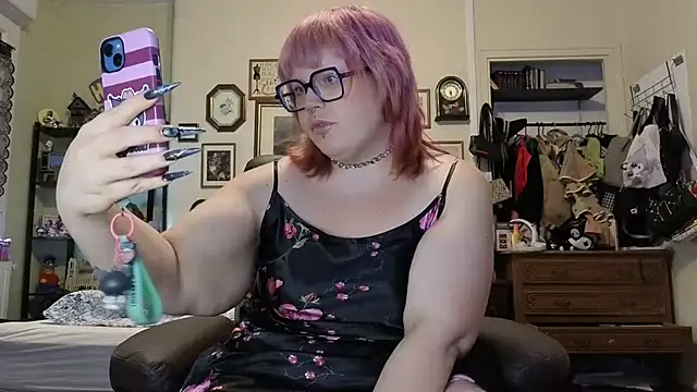 ProfaneHekate online show from June 17, 6:29 pm