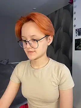 LuunaDorean online show from February 22, 9:55 am