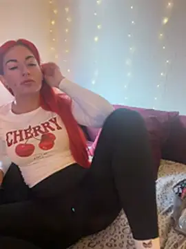 MrsRedFoxy online show from March 15, 12:34 pm